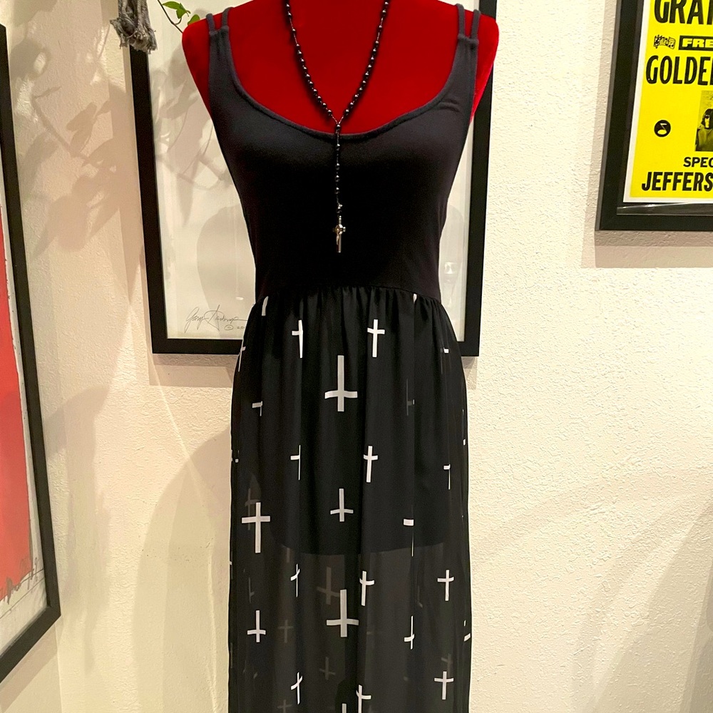 Material Girl Maxi Dress. Shear bottom size small